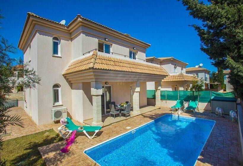 Villa Miracle In Paralimni