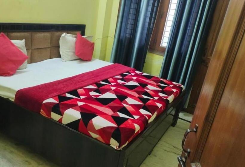 Bed and Breakfast Madhav Palace