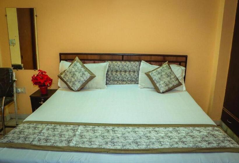 Bed and Breakfast Madhav Palace