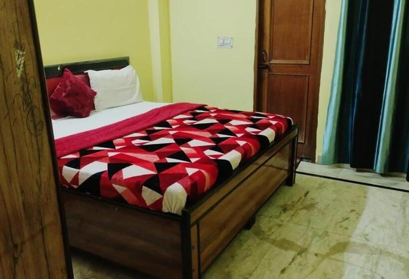 Bed and Breakfast Madhav Palace