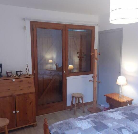 Chambre Avec Sdb, Wc Et Entrée Indépendantes Pour Les Locataires