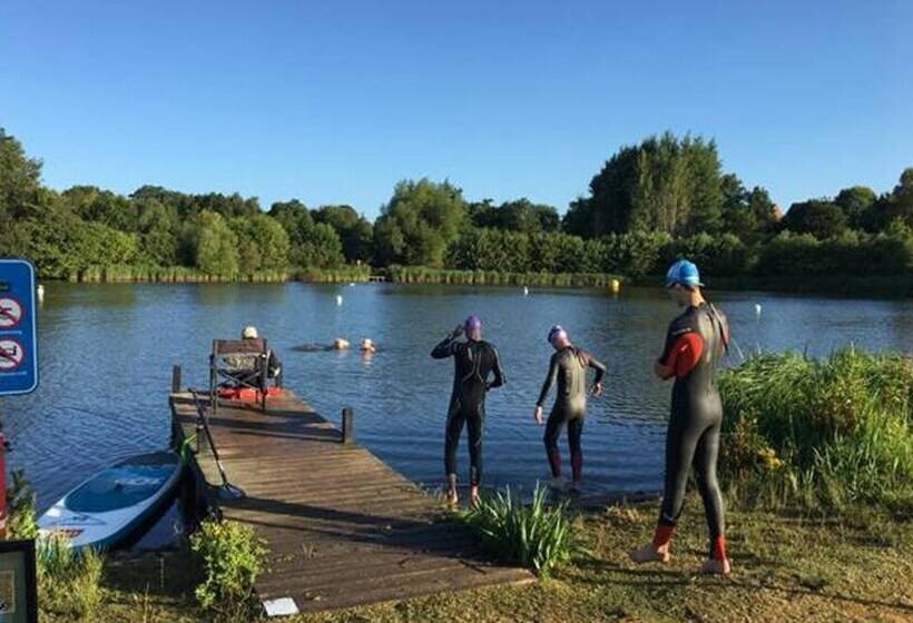 Charming 2 Bed Apartment In Eastleigh