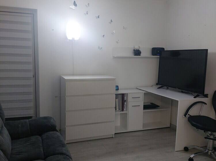 Charming 2 Bed Apartment In Eastleigh