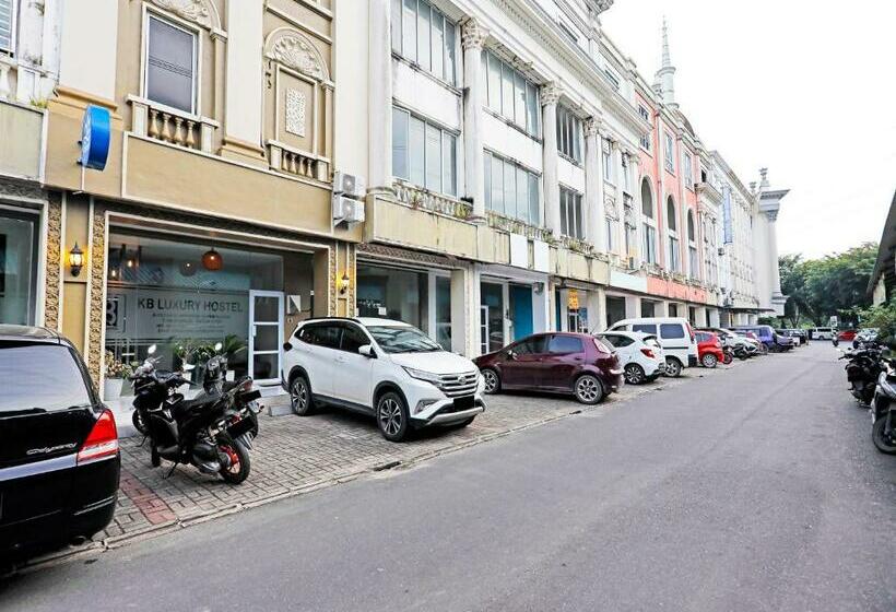 فندق Capital O 91407 Kb Luxury Hostel