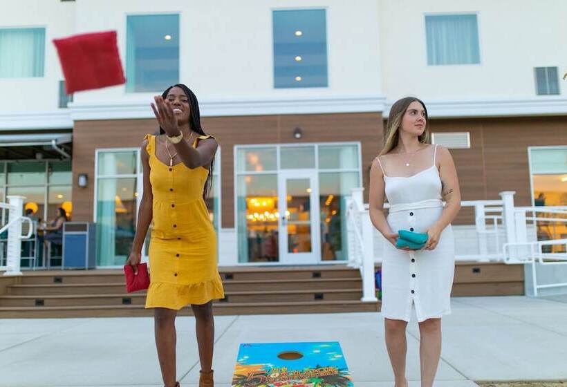 ホテル Compass By Margaritaville Medford