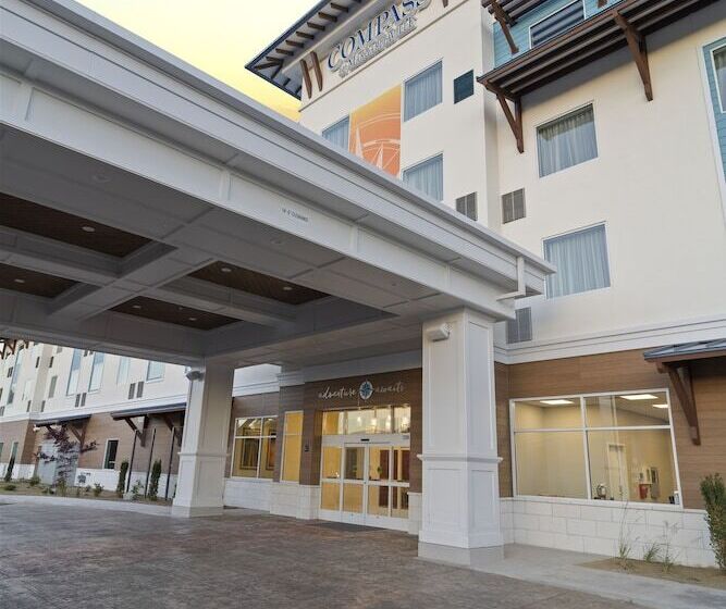 ホテル Compass By Margaritaville Medford