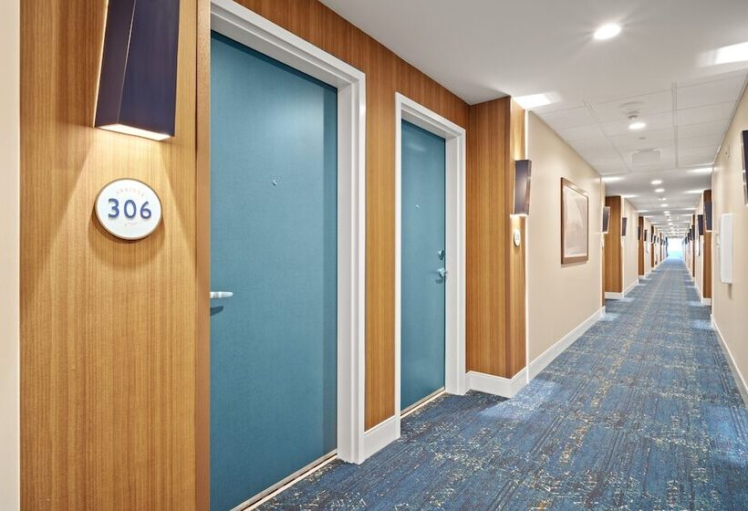 ホテル Compass By Margaritaville Medford