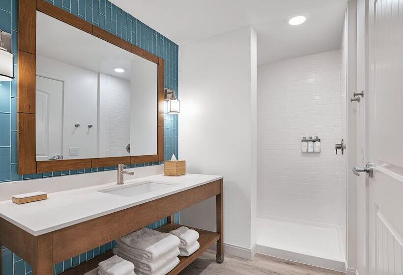 ホテル Compass By Margaritaville Medford