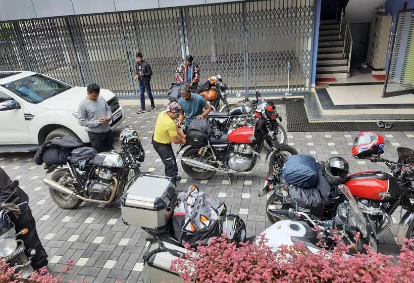 ホテル Emerald Royal Residency