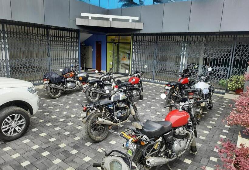 ホテル Emerald Royal Residency