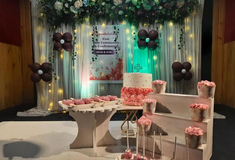 ホテル Emerald Royal Residency