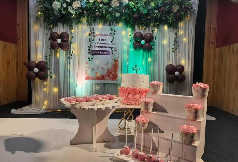 ホテル Emerald Royal Residency