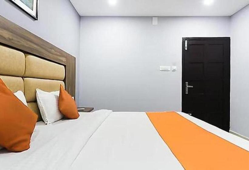 Отель Queens Residency   Kochi