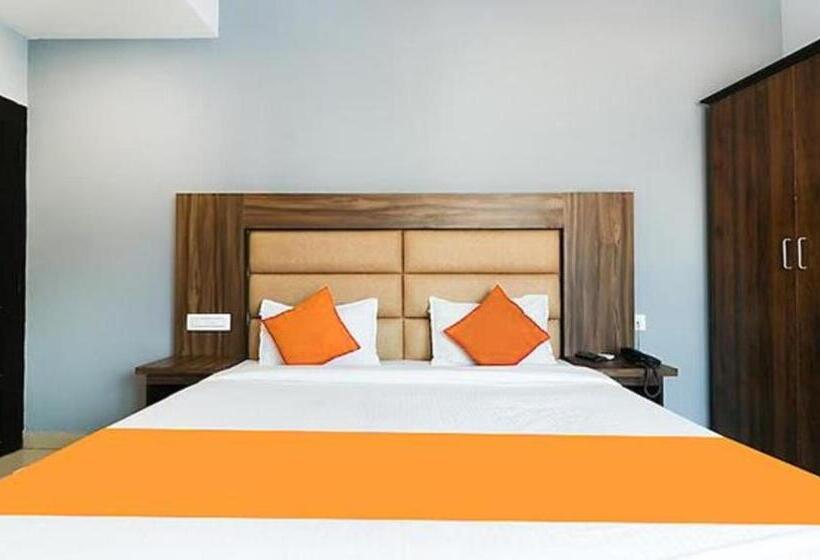 Отель Queens Residency   Kochi