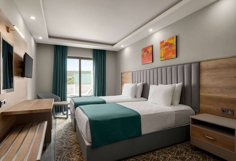 هتل Ramada Resort By Wyndham Kizkalesi