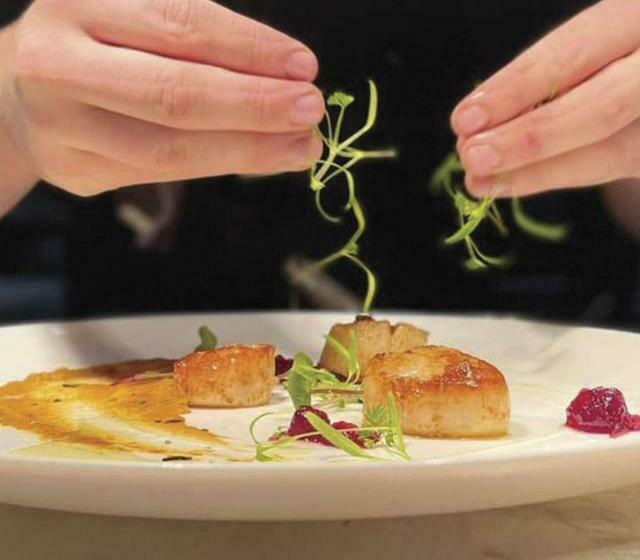 Отель The Crown Fakenham