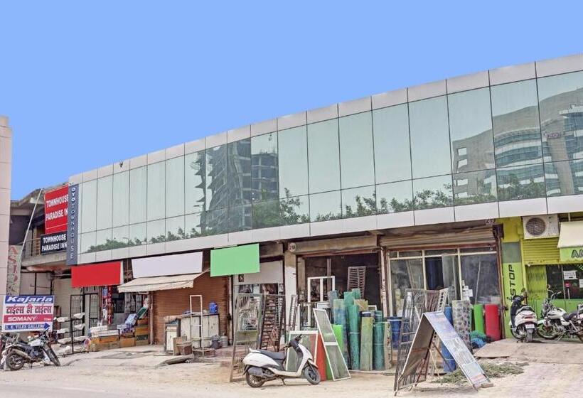 בית מלון כפרי Townhouse Shubham Residency