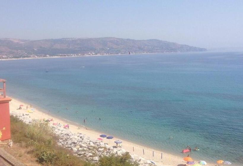 ペンション Amoenus Bed & Breakfast