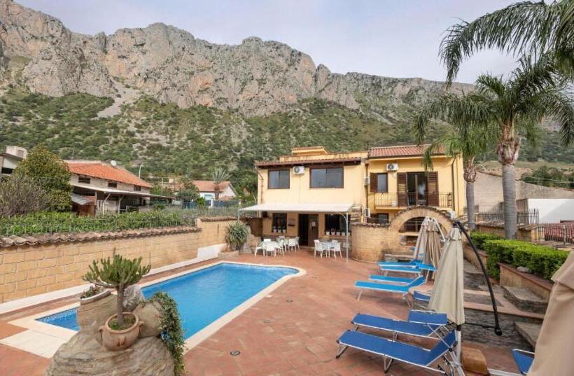 פנסיון Villa Alelida