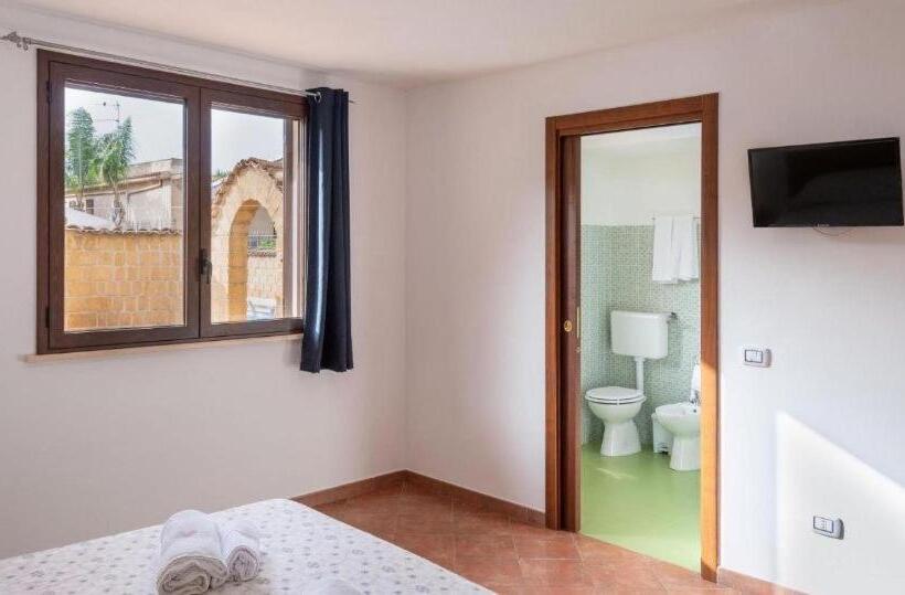 פנסיון Villa Alelida