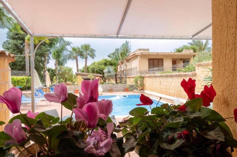 پانسیون Villa Alelida