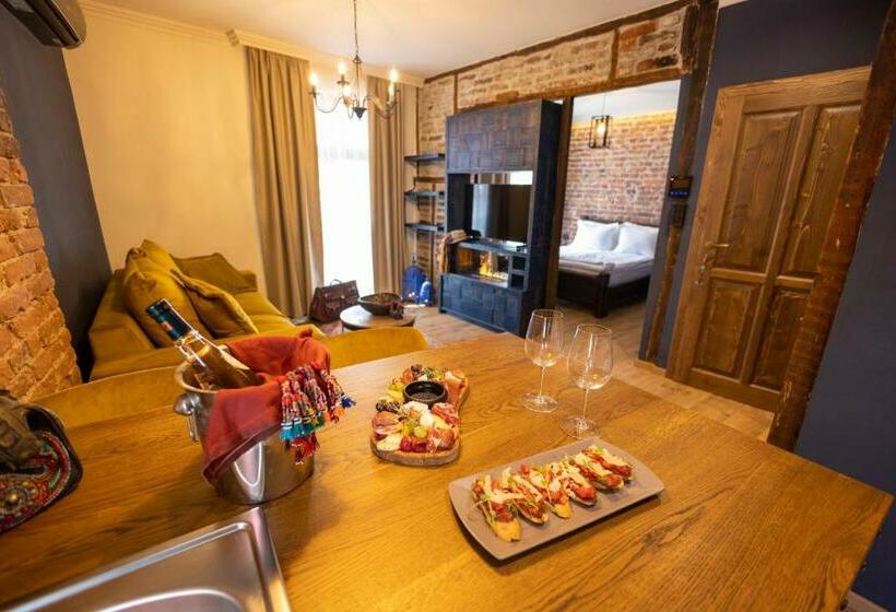 펜션 Nomad Studios, Kapana