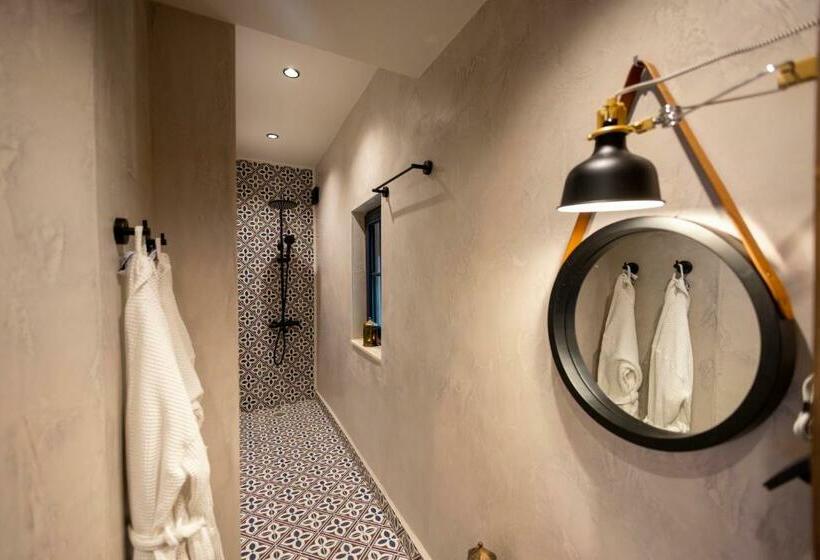 펜션 Nomad Studios, Kapana