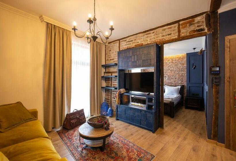 펜션 Nomad Studios, Kapana