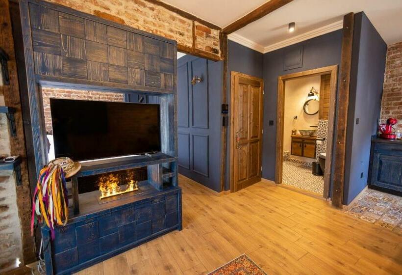 펜션 Nomad Studios, Kapana