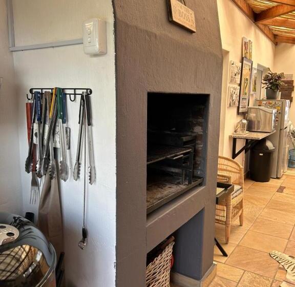 פנסיון Tree Aloe Guest House