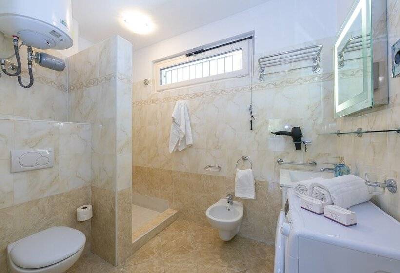 Rivoltella Apt With Pool 600m From Lake   Happy Rentals