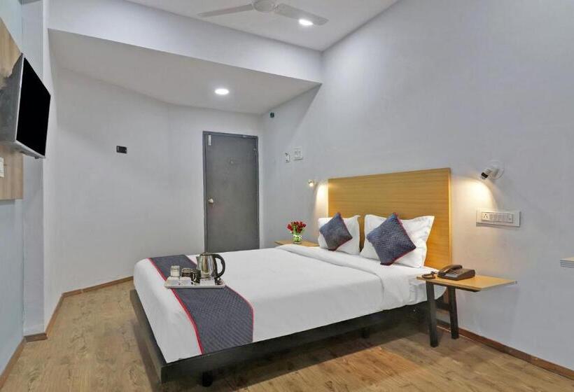 هتل Townhouse S Continental