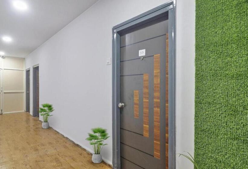 هتل Townhouse S Continental