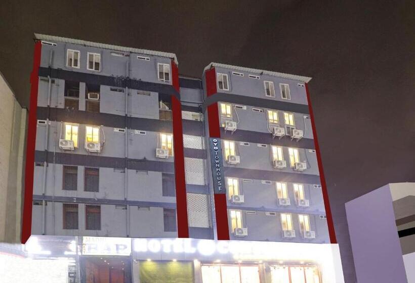 هتل Townhouse S Continental