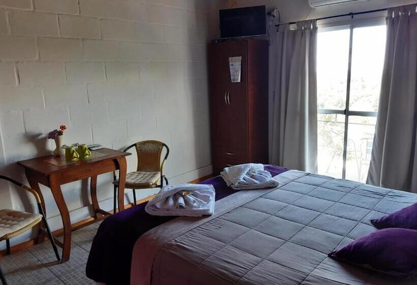 ユースホステル Posada Miralejos