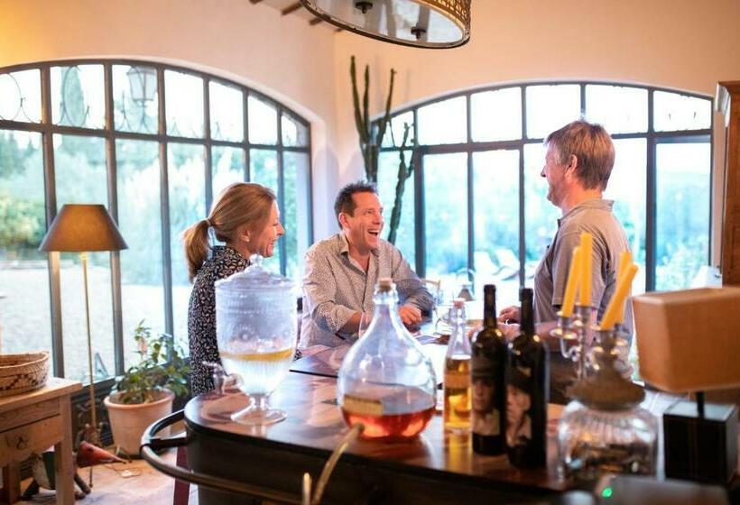 צימר Le Mas Des Romarins