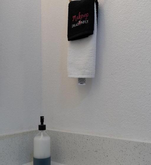 酒店 Dragonfly Inn & Suites