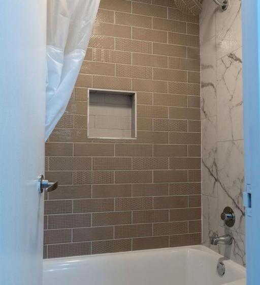 酒店 Dragonfly Inn & Suites