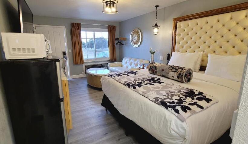 酒店 Dragonfly Inn & Suites