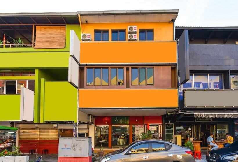 酒店 Oyo 90562 J Hostels Pj