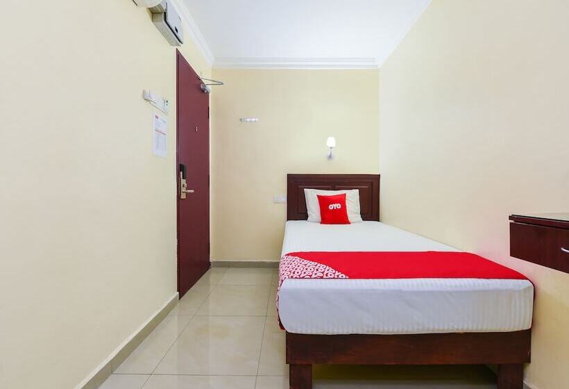 酒店 Oyo 90562 J Hostels Pj