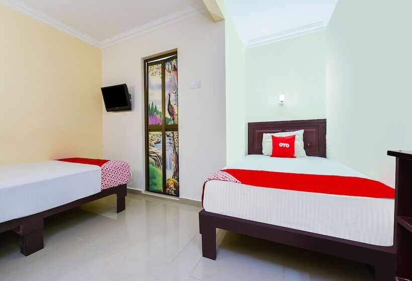 酒店 Oyo 90562 J Hostels Pj