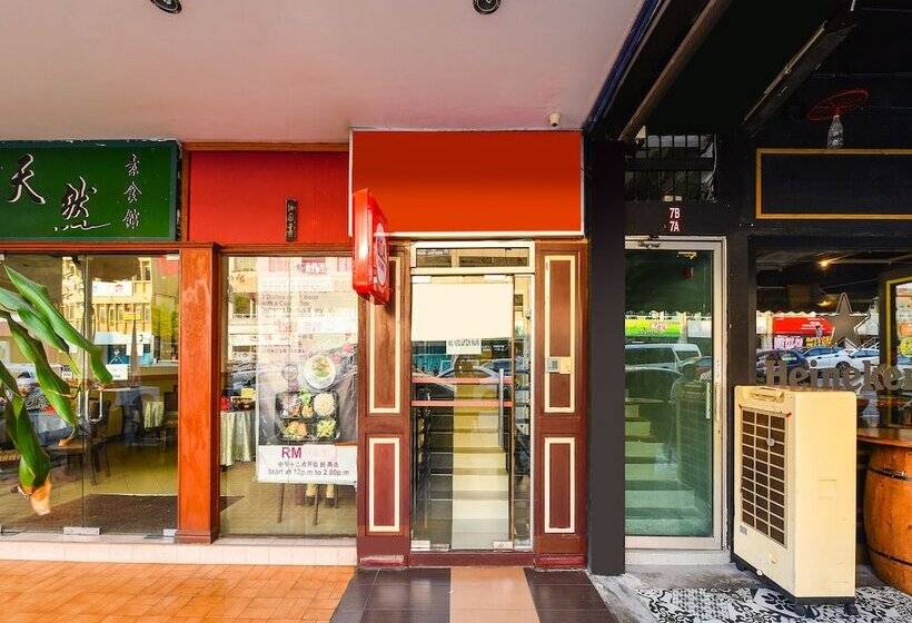 酒店 Oyo 90562 J Hostels Pj