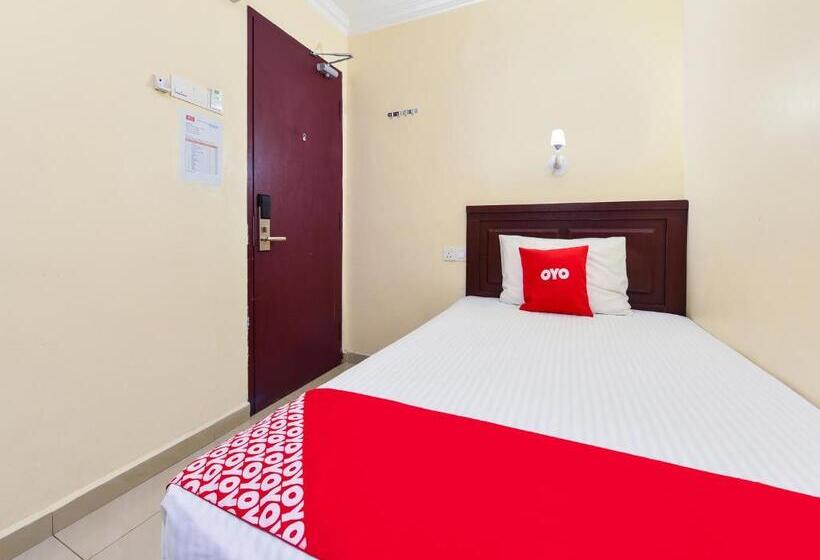 酒店 Oyo 90562 J Hostels Pj