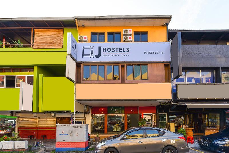 酒店 Oyo 90562 J Hostels Pj