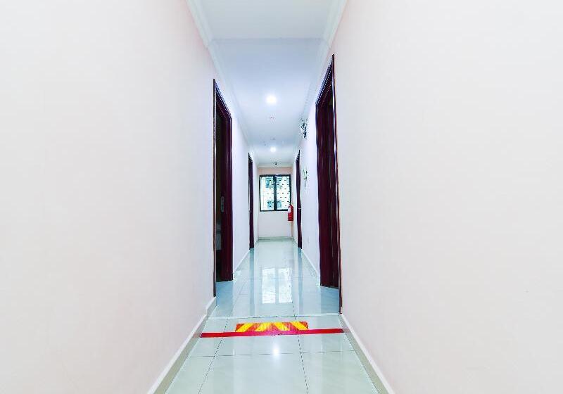 酒店 Oyo 90562 J Hostels Pj