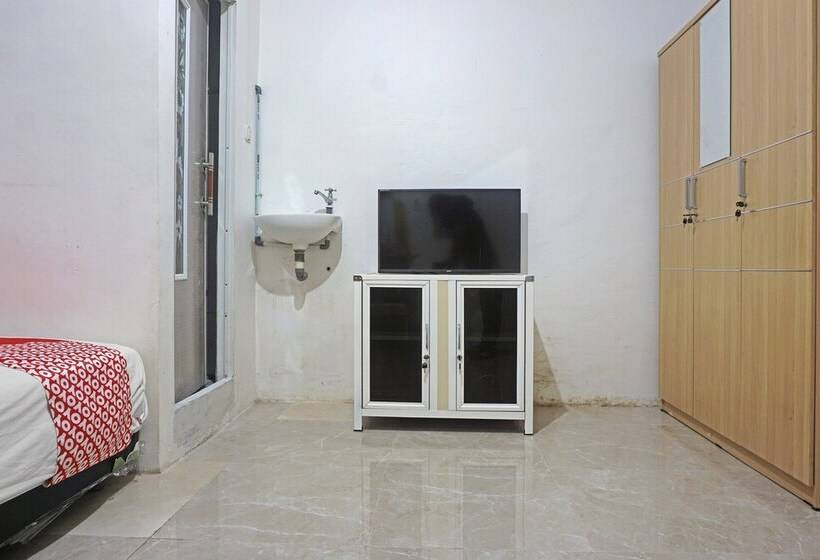 호텔 Oyo 91375 Pondok Feby Makassar