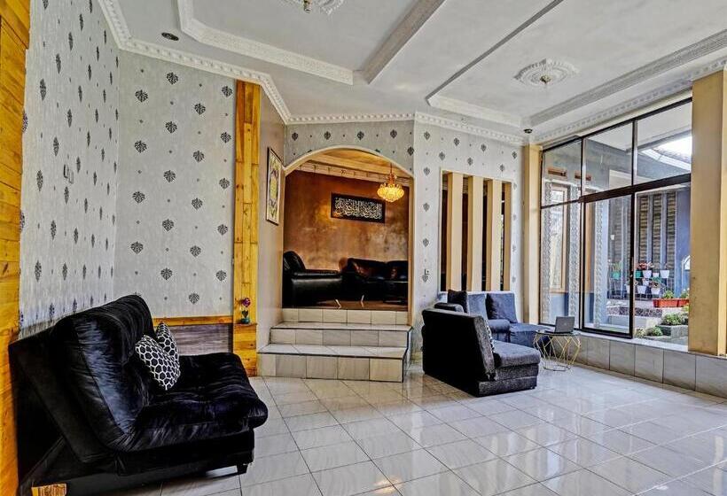 호텔 Oyo 91389 Anggrek Residence Syariah