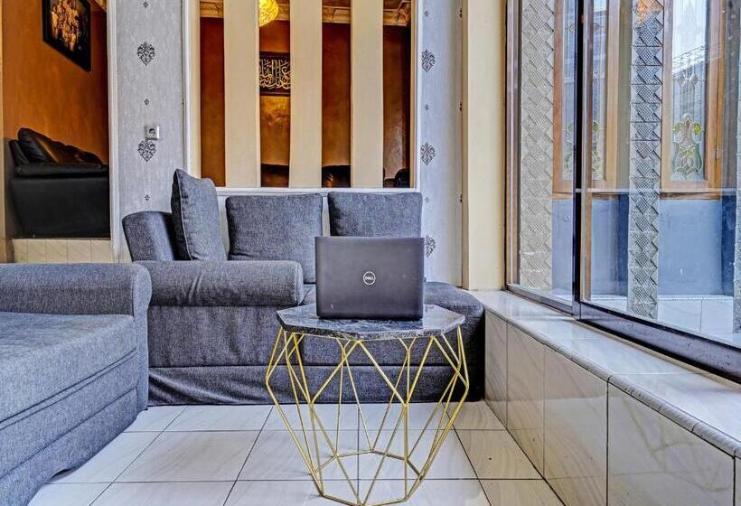 호텔 Oyo 91389 Anggrek Residence Syariah