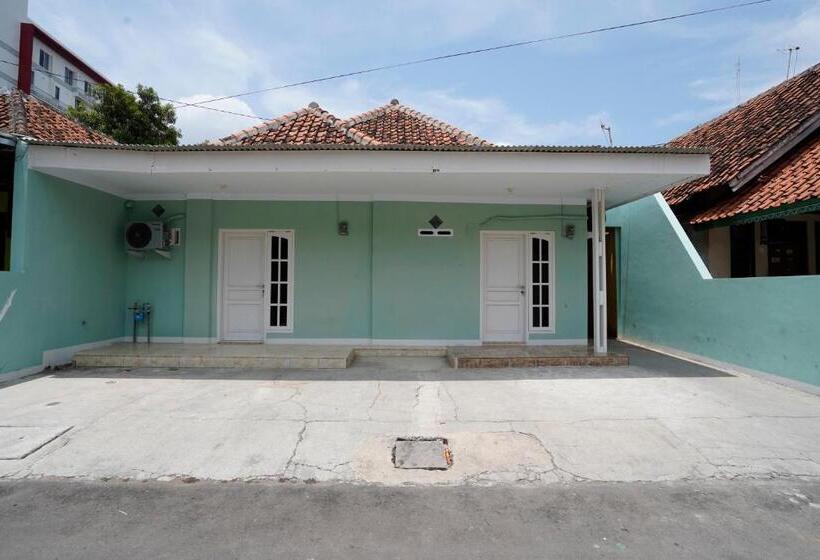 호텔 Oyo 91389 Anggrek Residence Syariah